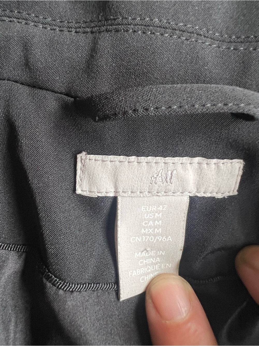 H&M Black Single-Button Women's Blazer - Picture 9 of 10